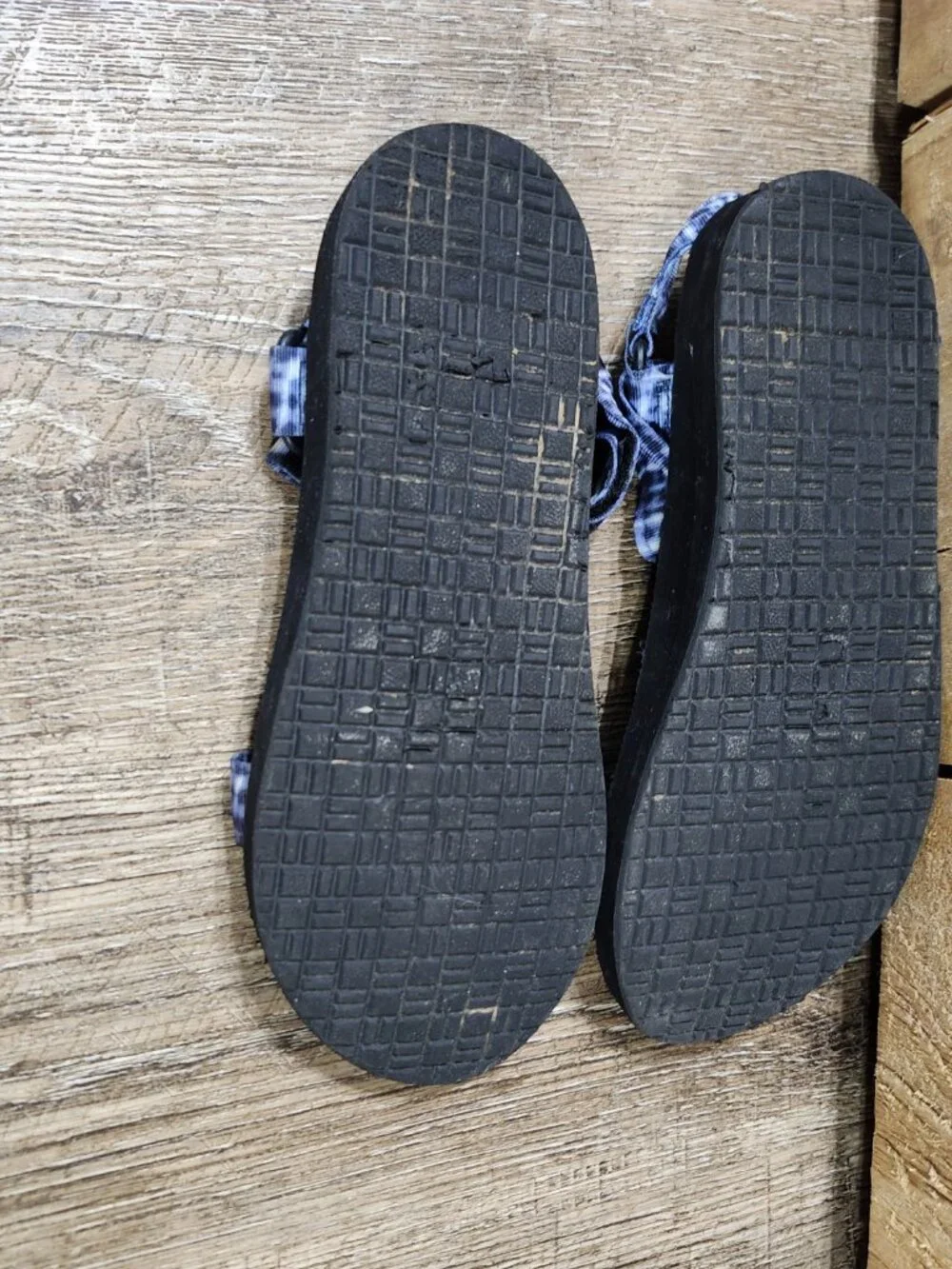 Time and Tru girls sandals